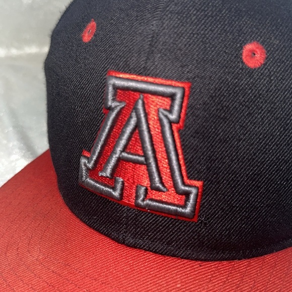 University of Arizona hat - Picture 2 of 4